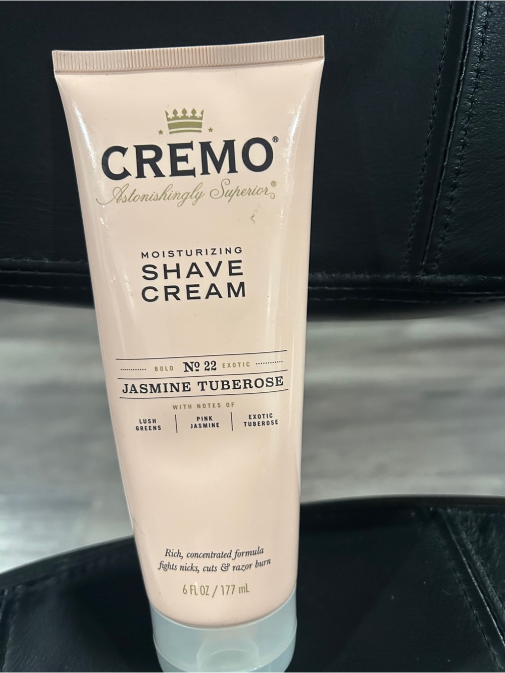 Cremo Jasmine Tuberose Moisturizing Shave Cream - Pale Pink